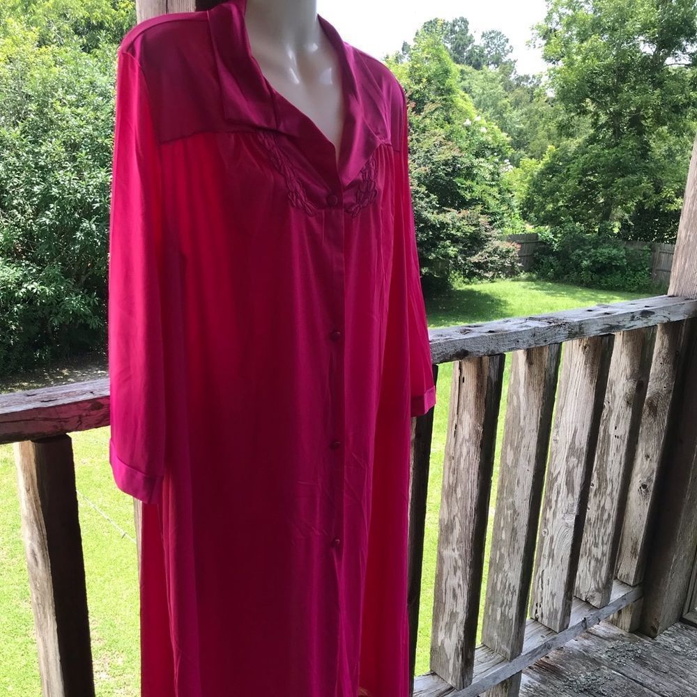 VINTAGE 🌷Vanity Fair SILKY Thin Nylon Housecoat Large Pink